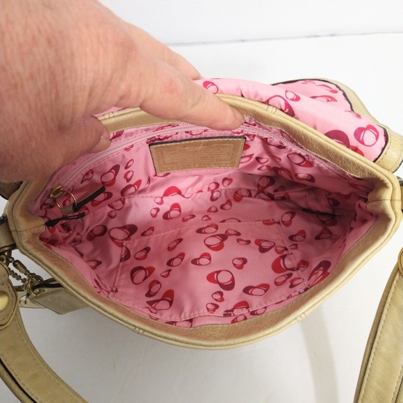 Coach Layla distressed leather small purse - Picture 9 of 13